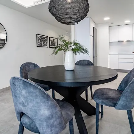 Inf42M- Modern City Apartment, Families Only Estepona Exterior photo